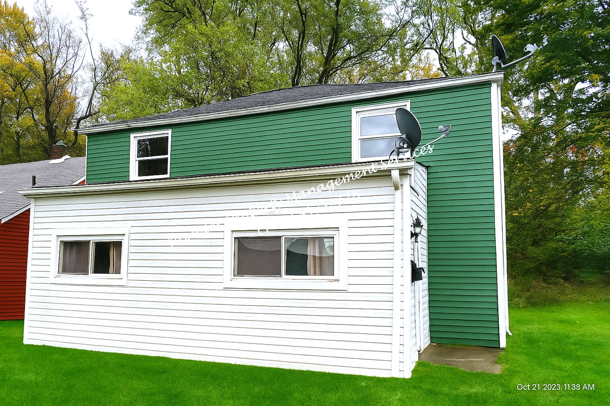 Primary Photo - 2051 Broadhead Fording Rd