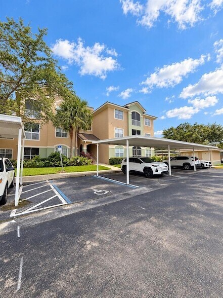 Foto del edificio - 4881 Cypress Woods Dr
