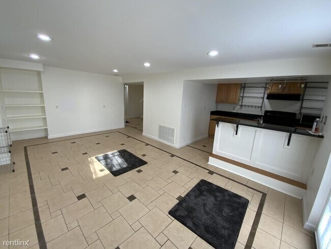 Foto del edificio - 1662 Hobart St NW