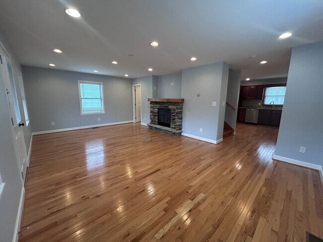 Foto del edificio - Modern Boone Home | Double Primary Suites | Walk to New Market, Watauga High & the AppalCART