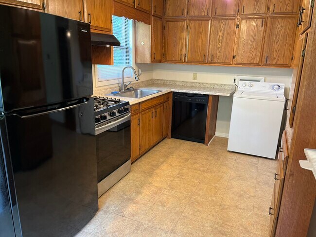 Kitchen - 1405 Southland Vista Ct NE