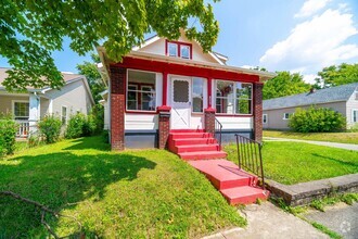 Building Photo - 1208 E 16th Ave