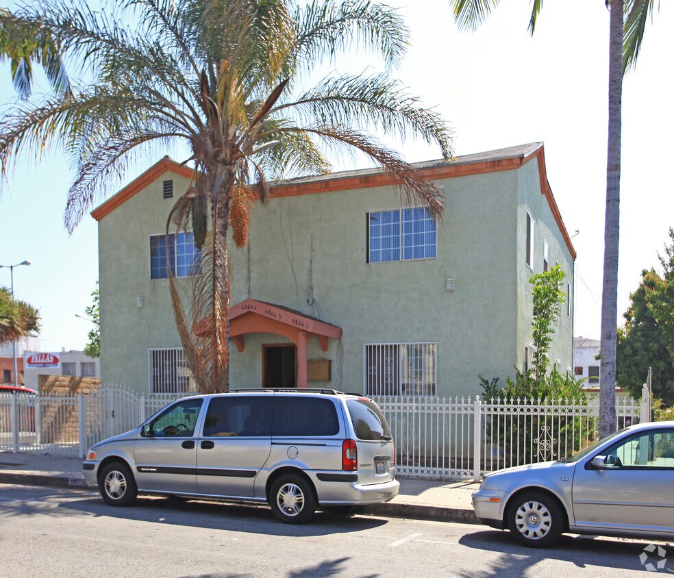 Building Photo - 6804-6806 Rugby Ave