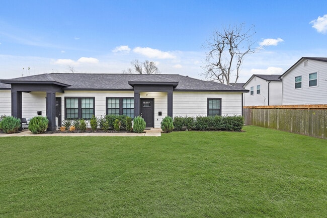 Building Photo - 4802 Cruse Rd