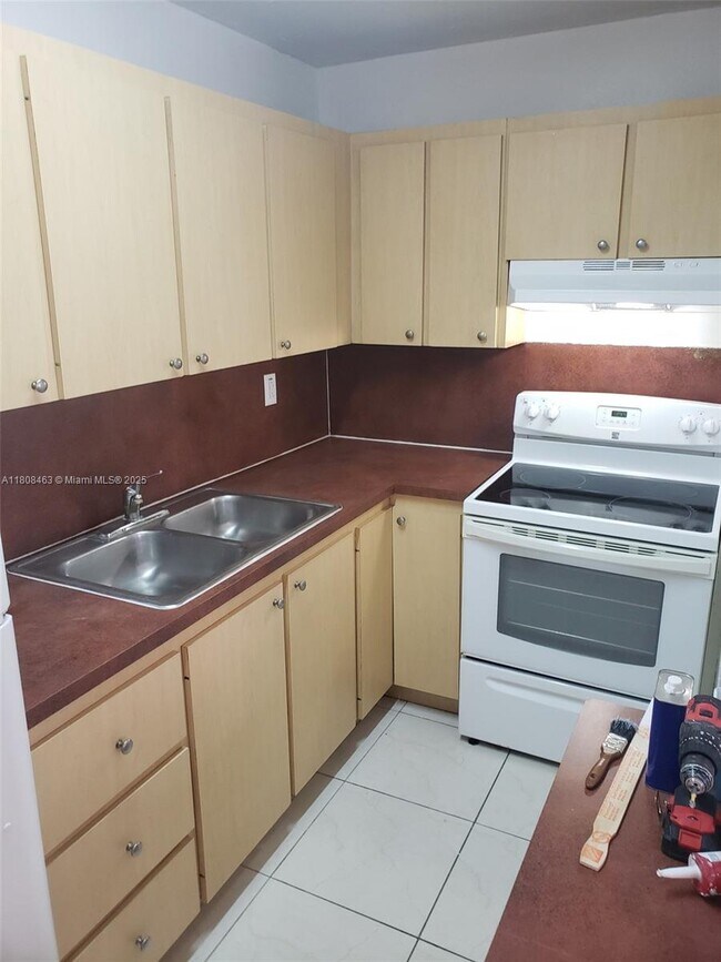 Foto del edificio - 1525 NW 19th Terrace