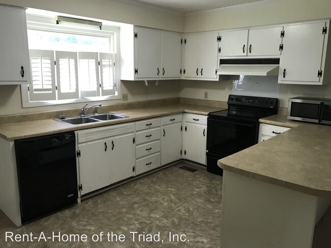 Foto del edificio - 3 br, 2.5 bath House - 4603 Hilltop Road