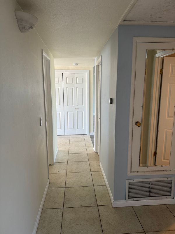 Foto del edificio - 15841 Rollins Ln