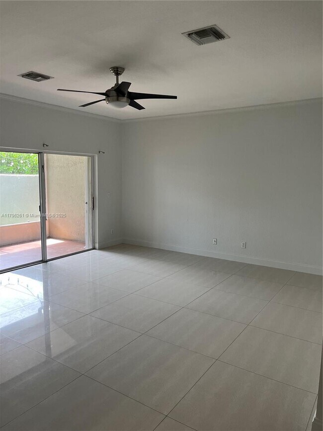 Foto del edificio - 5675 NW 120th Terrace