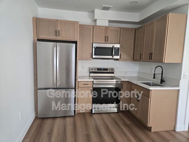 Building Photo - 5387 Brockbank Pl