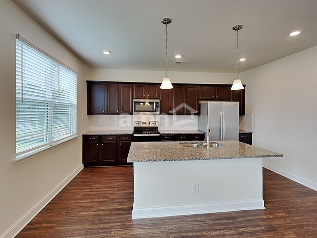 Foto del edificio - 6196 Bridlewood Ln