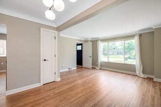 Building Photo - 468 Alter Rd
