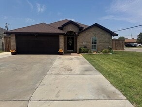 Building Photo - 400 W Dengar Ave