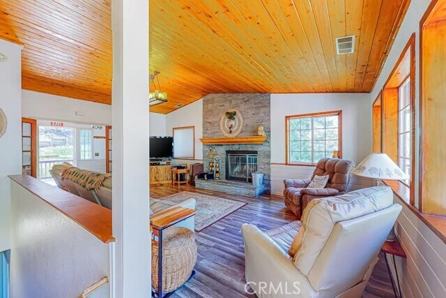 Building Photo - 24700 Valle Dr