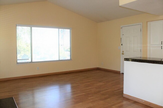 Building Photo - 2527 Alveswood Cir