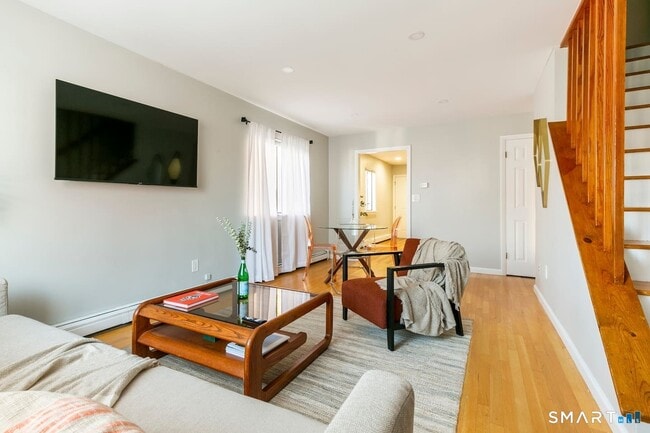 Building Photo - 516 Indian Ave