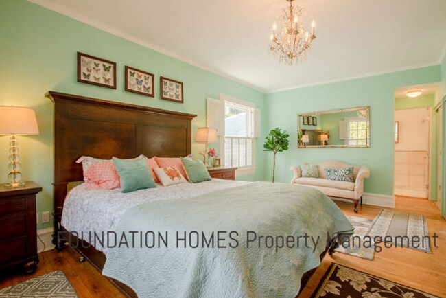 Building Photo - 5 br, 3.5 bath House - 1715 Lincoln Ave.