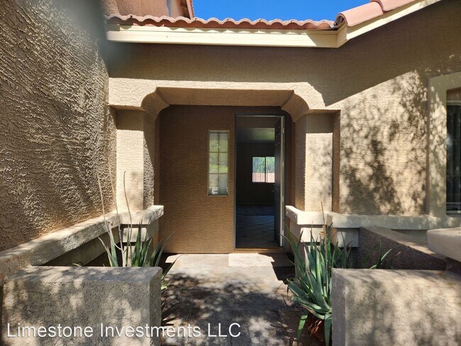 Building Photo - 4 br, 2.5 bath House - 5030 Amber Crossing...