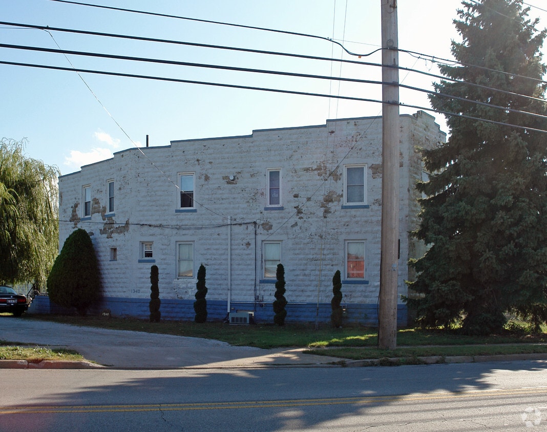 Building Photo - 1340 1st St