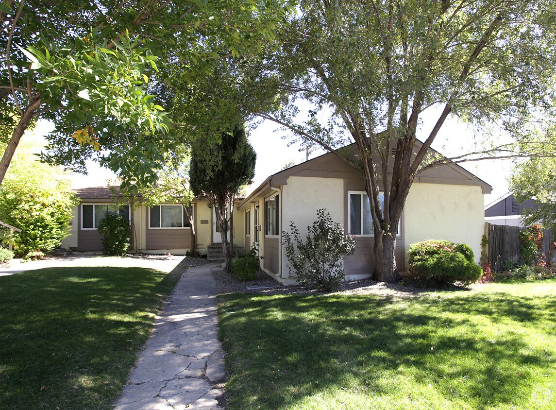 Foto principal - 409 Glen View Ct
