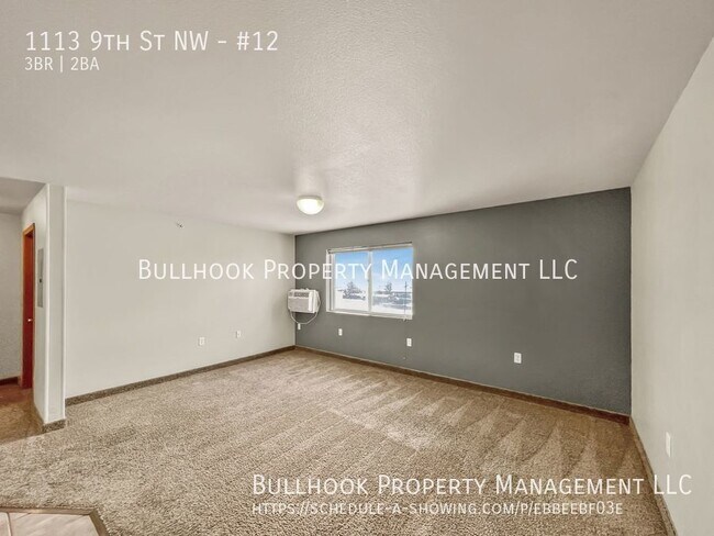 Building Photo - Welcome to this move-in-ready 3 bed, 1- 1/...