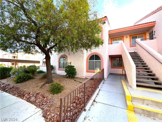 Building Photo - 7570 W Flamingo Rd