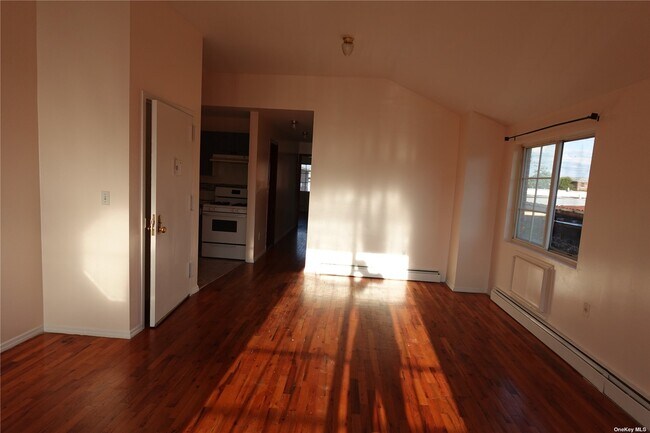 Foto del edificio - 1053 E 58th St