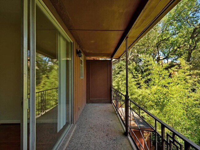 Foto del edificio - 206 Park Ln