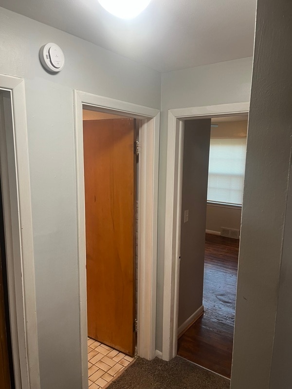 Building Photo - 2235 Ridgelawn Ave