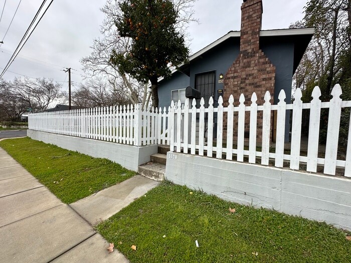 Primary Photo - 2 Bedroom 1 Bath House