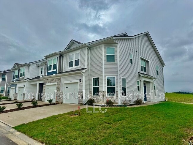 Building Photo - 545 Wheatfield Rd