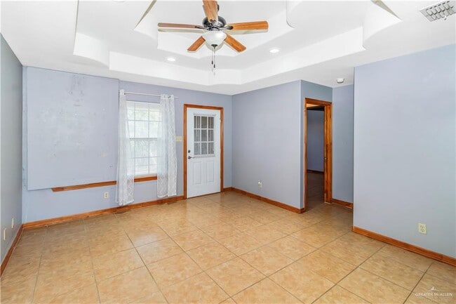 Building Photo - 13 Moorefield Rd