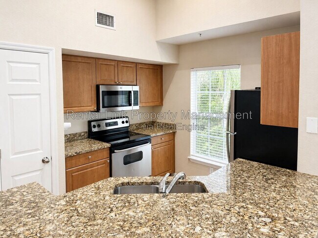 Foto del edificio - 5541 Rosehill Rd