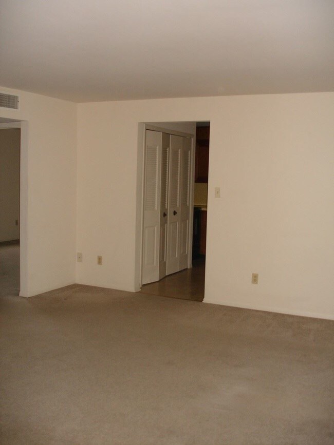 Building Photo - 2 br, 1 bath House - 3606 ORKNEY ROAD, APT. B
