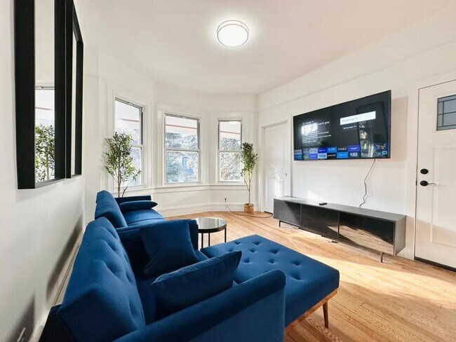 Foto del edificio - Furnished room/NOT APARTMENT