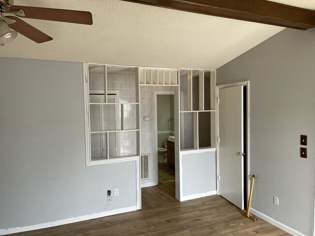 Building Photo - 3060 Casa Dr