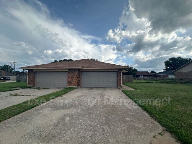 Foto del edificio - 8313 NW 7th St