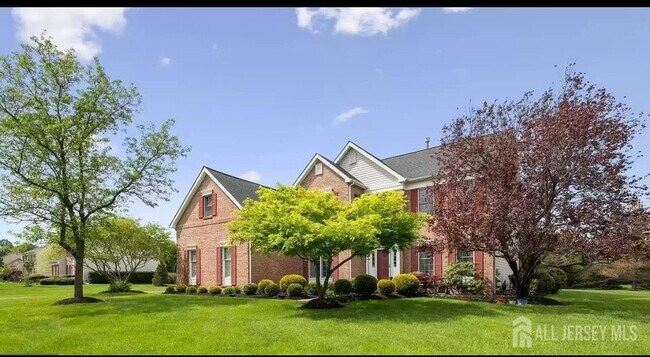 Foto del edificio - 554 Village Rd W