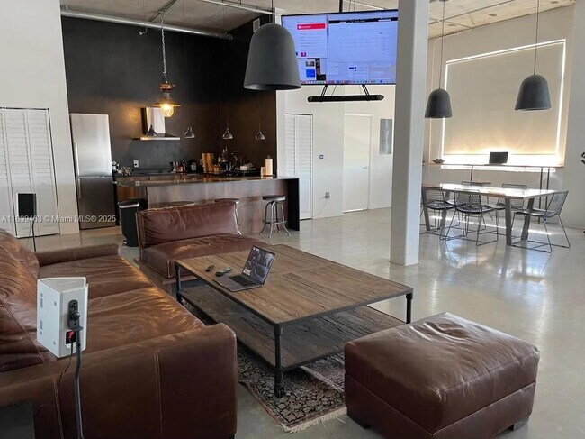 Foto del edificio - 250 NW 23rd St