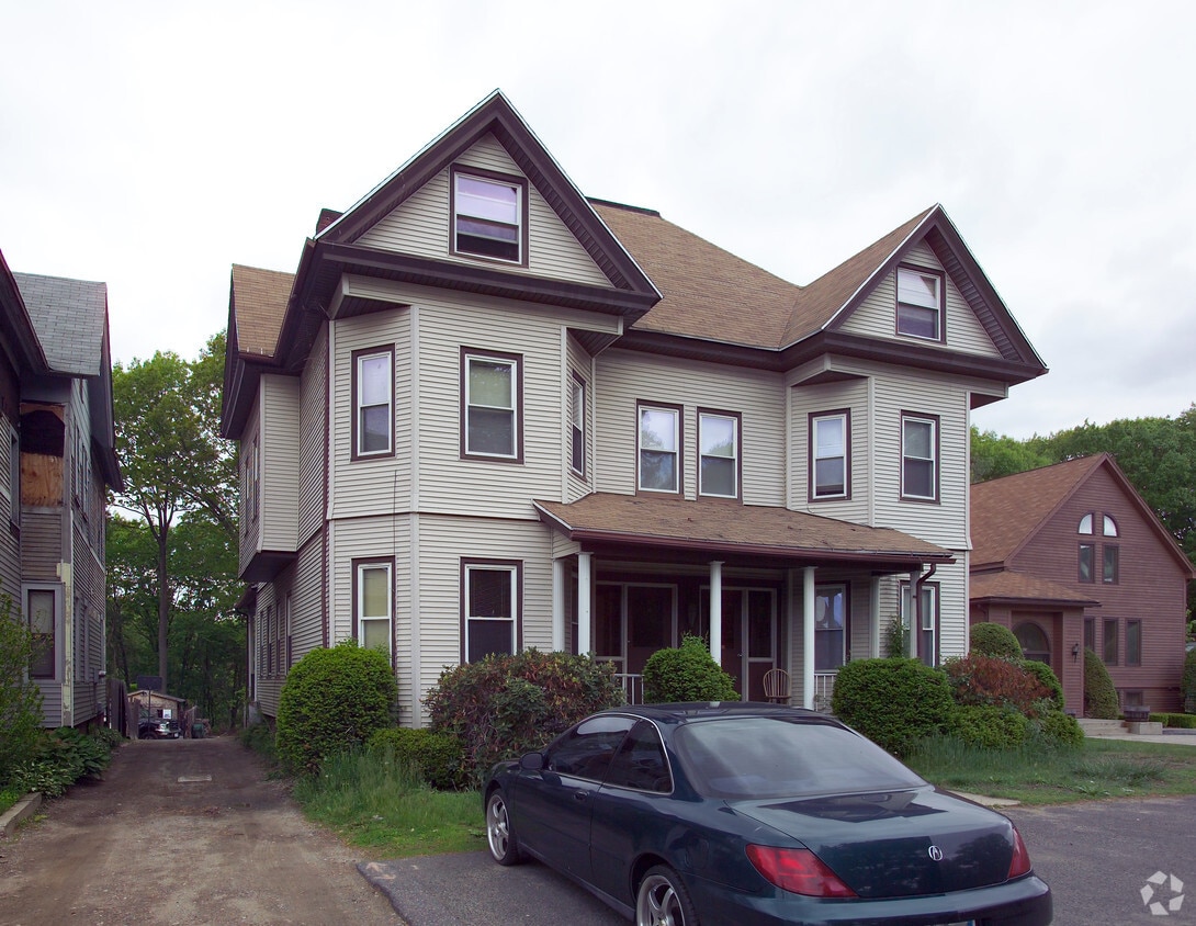 Building Photo - 615-617 Front St