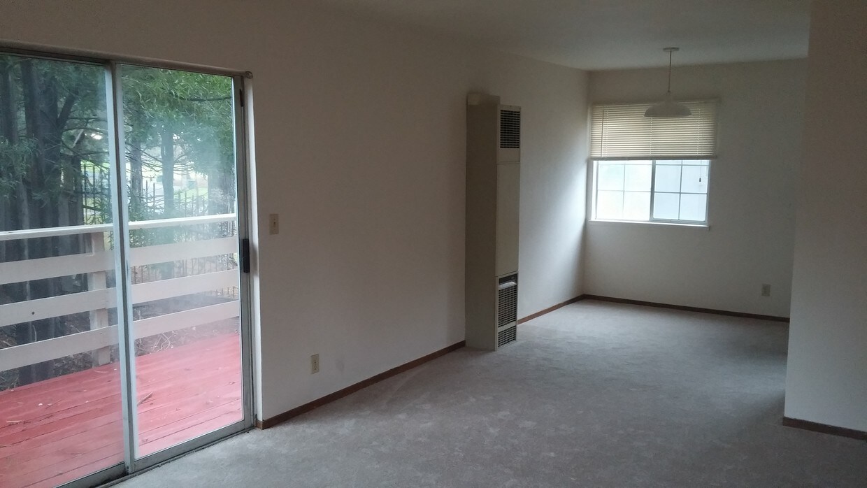 Building Photo - 101 Crolls Garden Ct