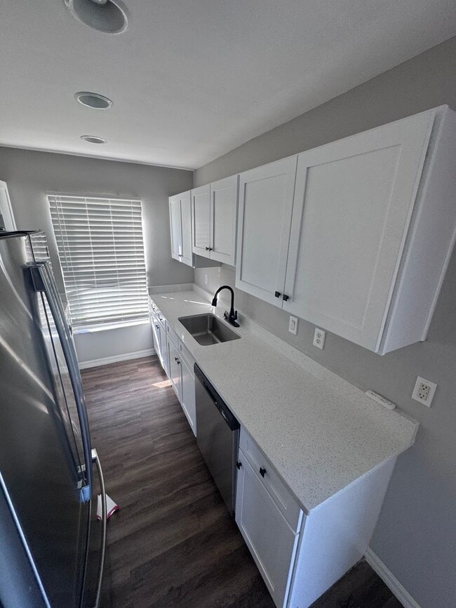 Photo - 338 Harold Ave S Apartment