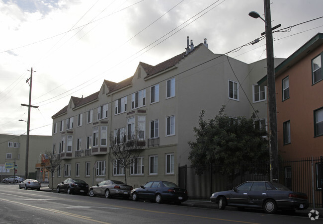Building Photo - The Kensington Plaza