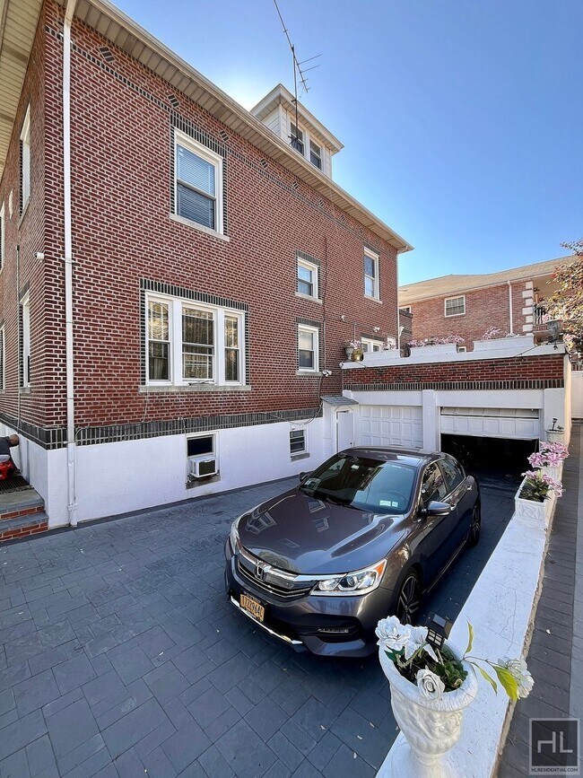 Building Photo - LYDIG AVENUE, BRONX