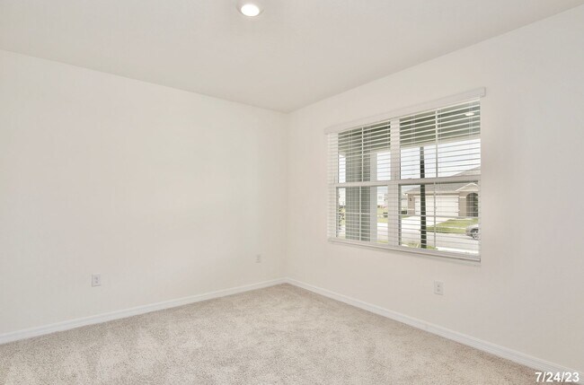 Foto del edificio - Brand New - Gorgeous 5/3 Spacious Home with a Loft Area and a 2 Car Garage in the Eastgrove Commu...