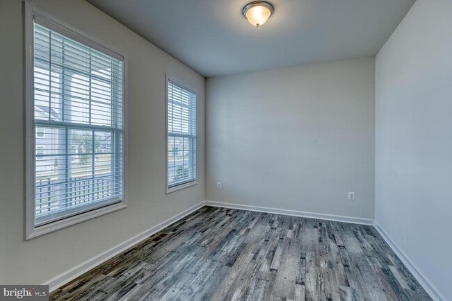 Building Photo - 336 Boxelder Dr