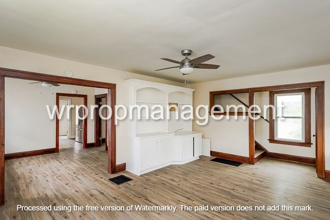 Building Photo - 4 bed 1 bath home in West Toledo