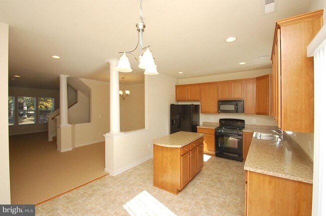 Building Photo - 43975 Eastgate View Drive