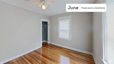 Building Photo - Private bedroom in 4 bed/1 bath Home