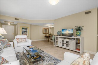 Building Photo - 7225 Pelican Bay Blvd