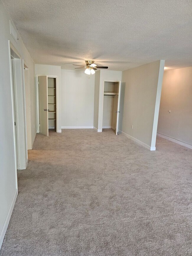 Foto del edificio - Beautiful Highrise 2 bed 2 bath